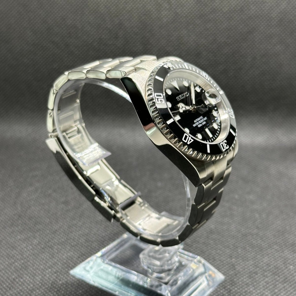 Submariner Mod "Date" Dive Watch (Metallic Logo) - Medford Mods
