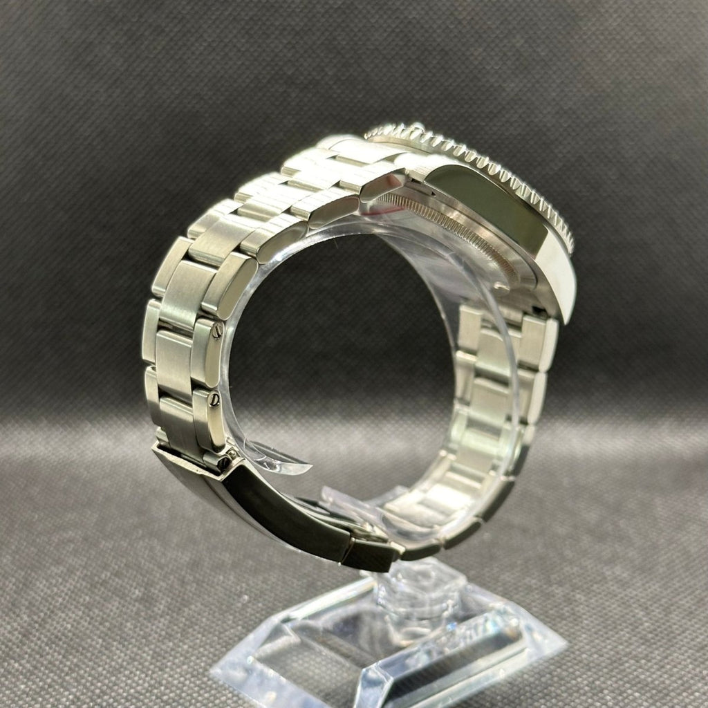 Submariner Mod "Date" Dive Watch (Metallic Logo) - Medford Mods