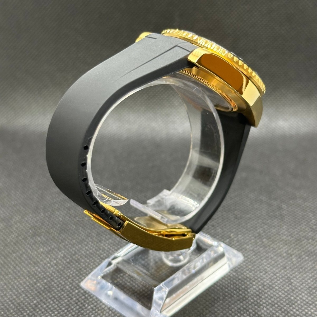 Yacht - Master Mod "Yellow Gold" Watch - Medford Mods